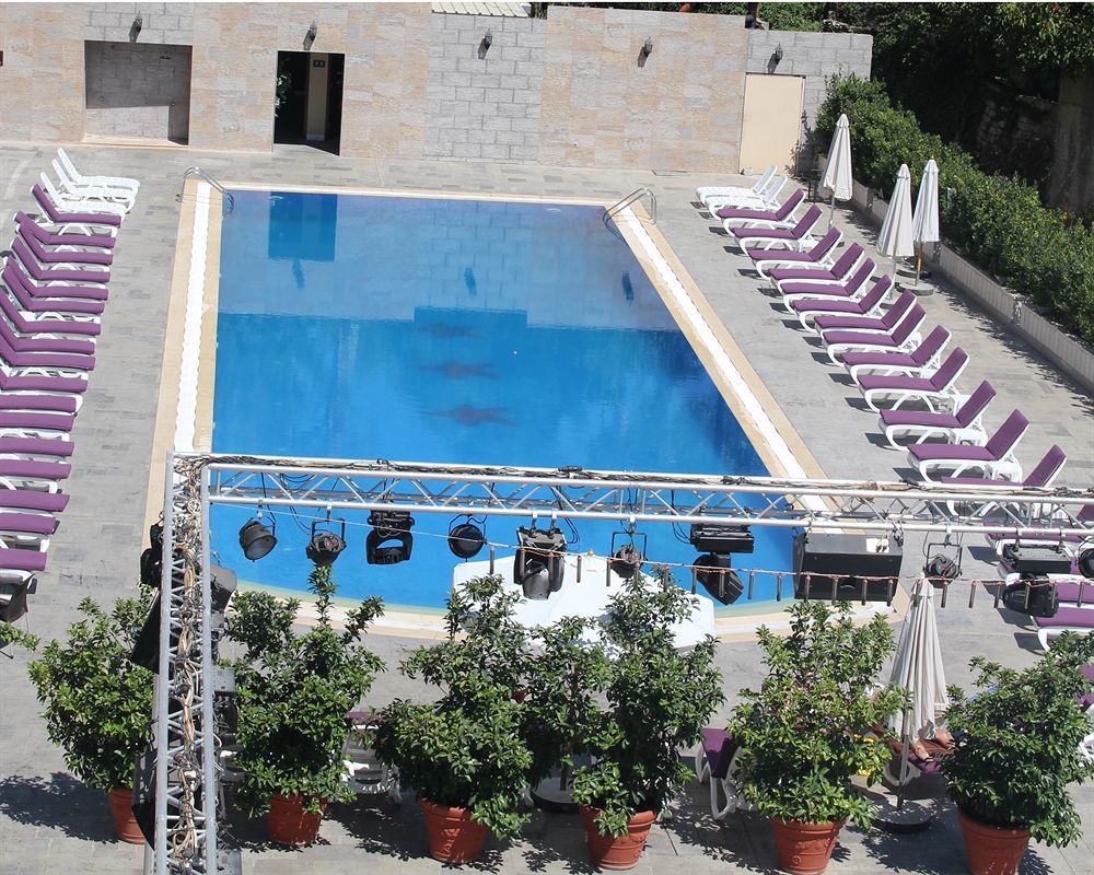 Grand Kadri Hotel - History Marked By Cristal Lebanon Zahle Exterior photo